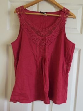Spense Sleeveless Crochet Yoke Tank Top - Deep Raspberry